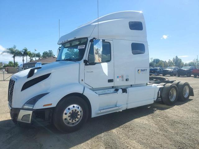 2022 VOLVO VNL SEMI TRUCK