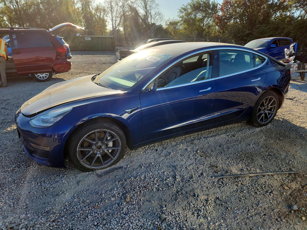 منظر 2020 TESLA MODEL 3، زاوية 1