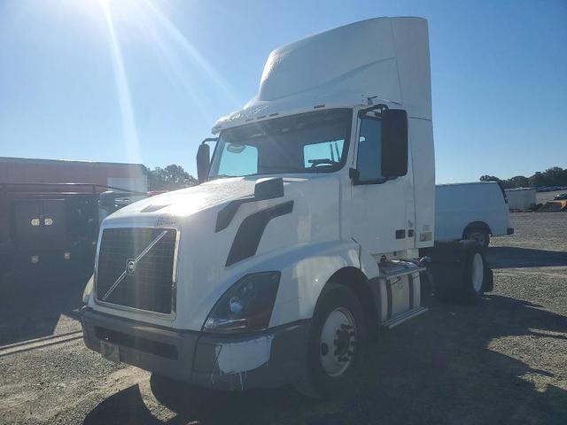 2018 VOLVO VNL SEMI TRUCK