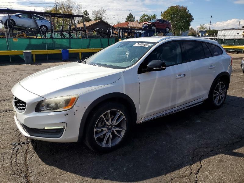 2016 VOLVO V60 CROSS COUNTRY PREMIER  