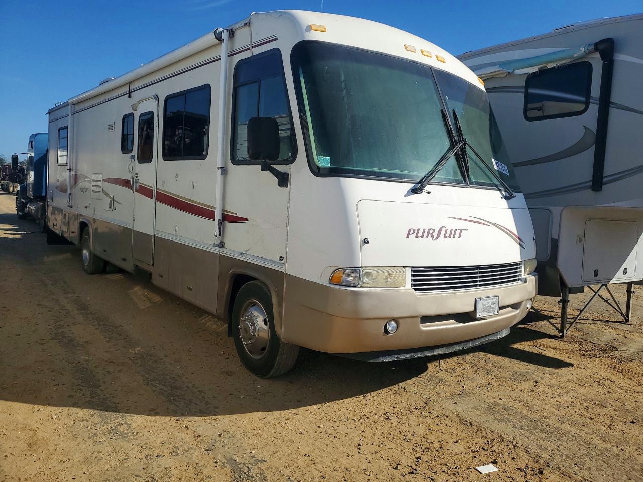منظر 1999 GEORGIE BOY PURSUIT RV، زاوية 1