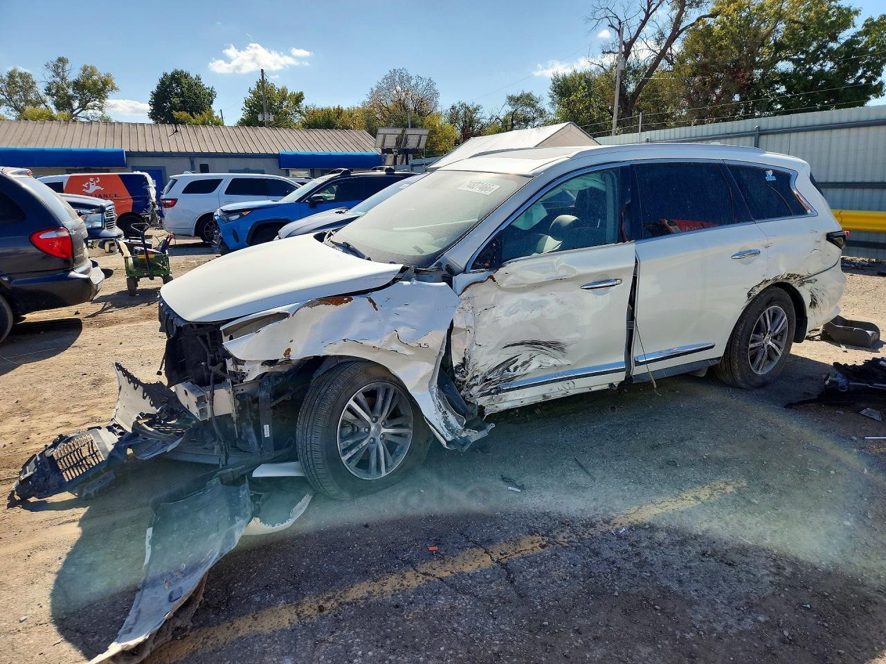 Vue de 2018 INFINITI QX60 BASE, angle 1