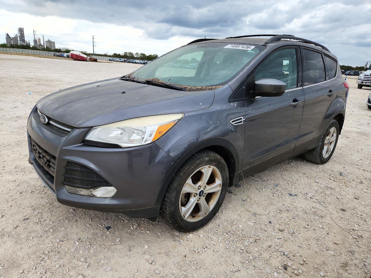 Vue de 2013 FORD ESCAPE SE, angle 1