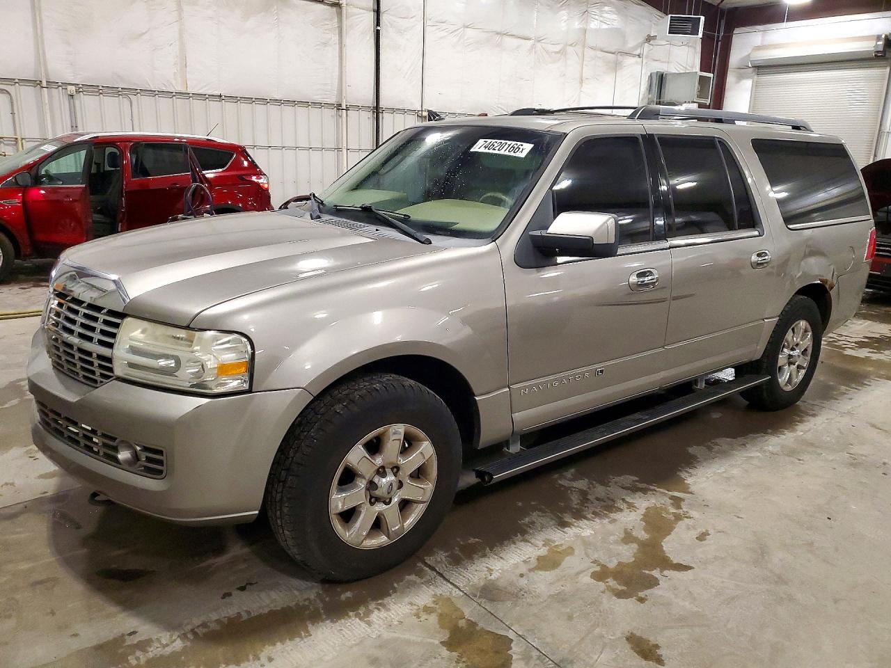 Vista de 2008 LINCOLN NAVIGATOR L, ángulo 1