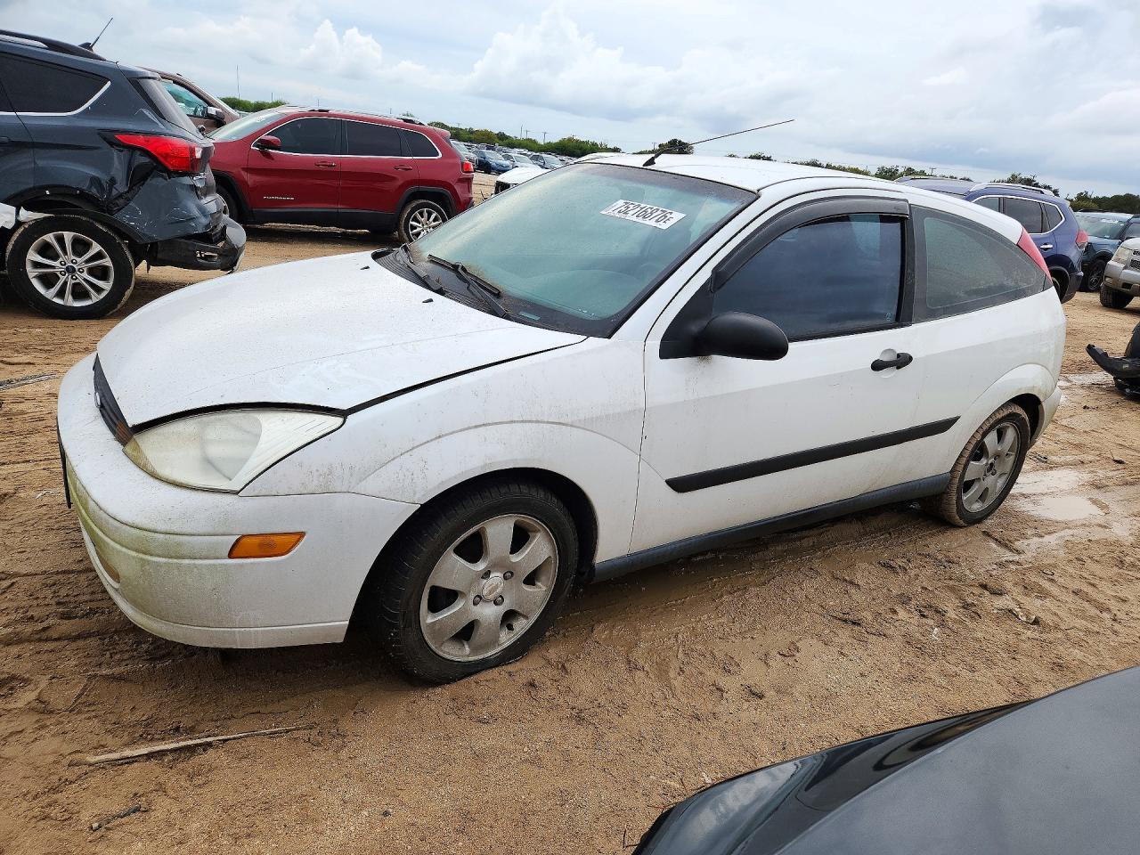 منظر 2001 FORD FOCUS ZX3، زاوية 1