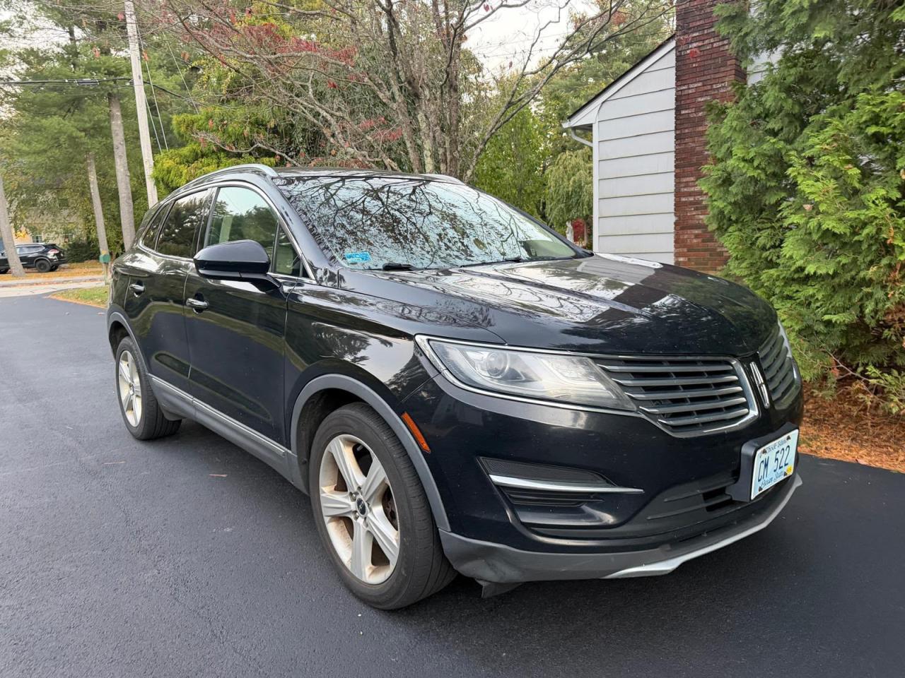 Vue de 2017 LINCOLN MKC PREMIERE, angle 1