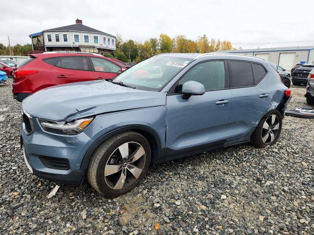 2020 VOLVO XC40