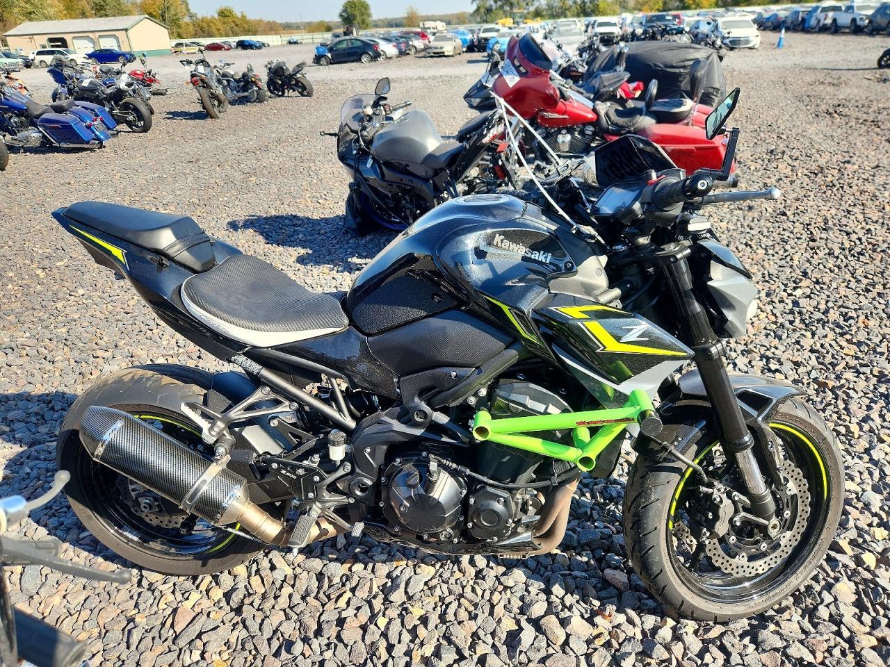 Vue de 2024 KAWASAKI ZR900 F, angle 1