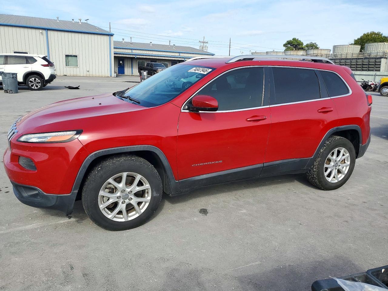 Вид 2015 JEEP CHER SE, угол 1