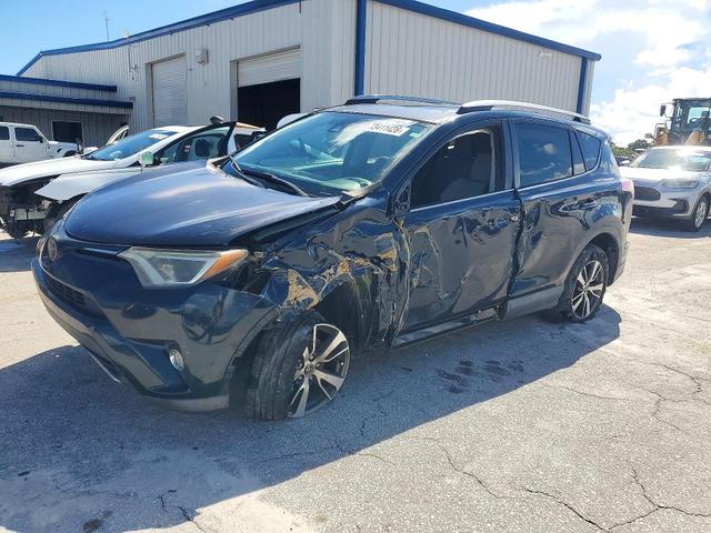 2017 TOYOTA RAV4 XLE  