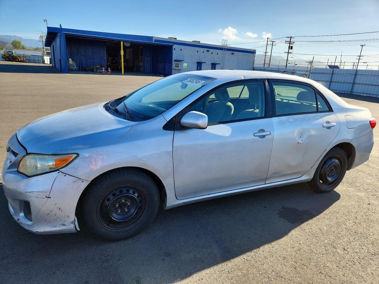 منظر 2011 TOYOTA COROLLA LE، زاوية 1