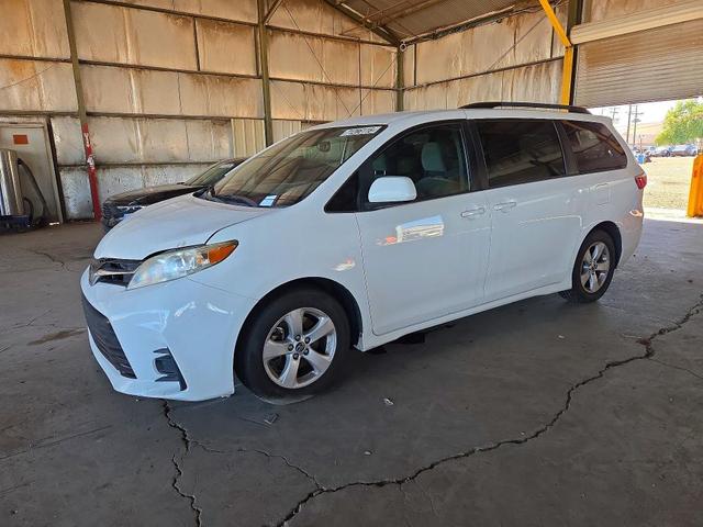 2020 TOYOTA SIENNA LE  