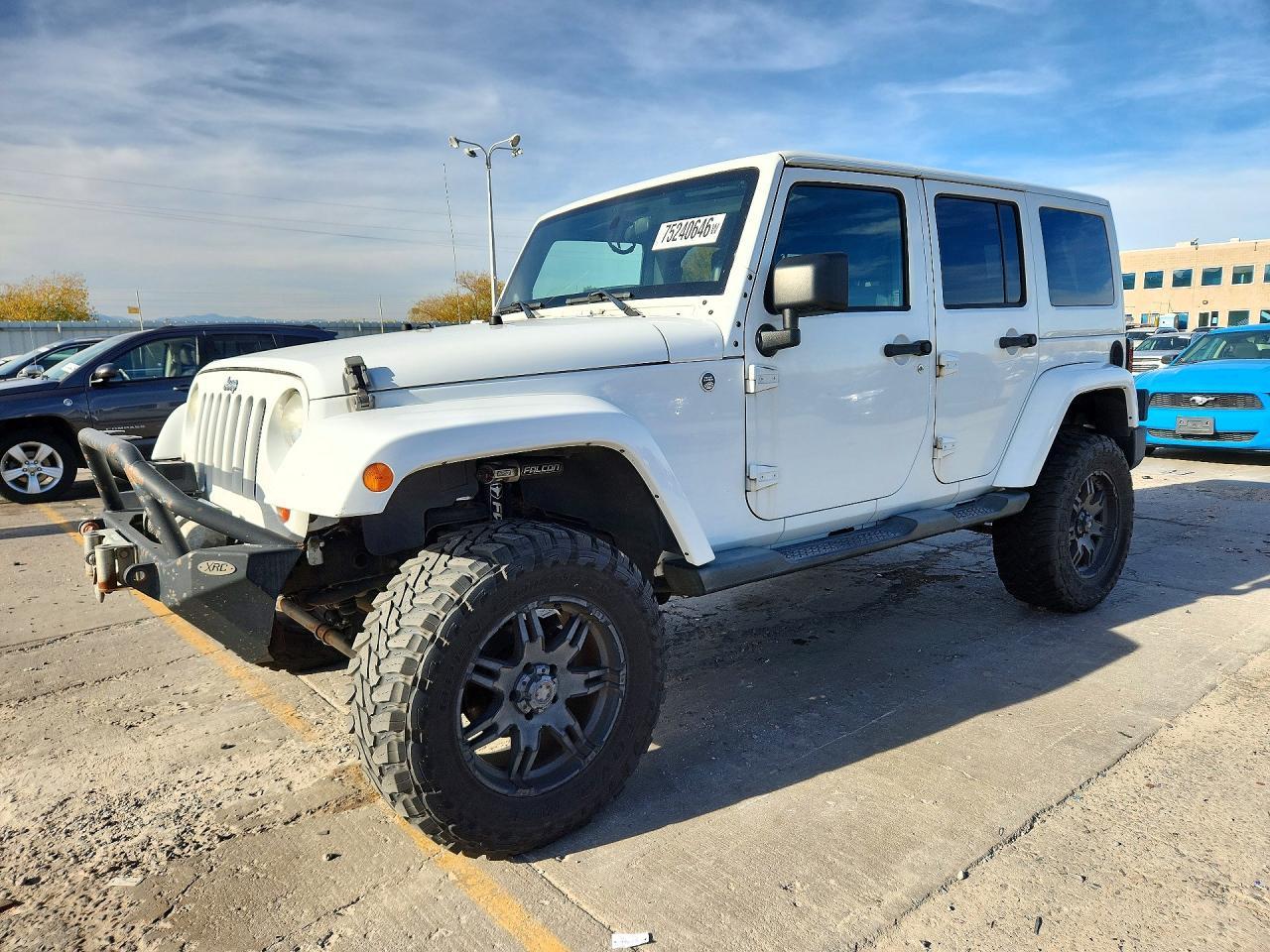 Вид 2012 JEEP WRANGLER UNLIMITED SAHARA, угол 1