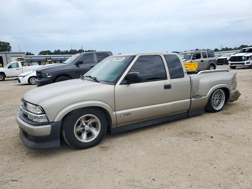 2001 CHEVROLET S TRUCK S10  
