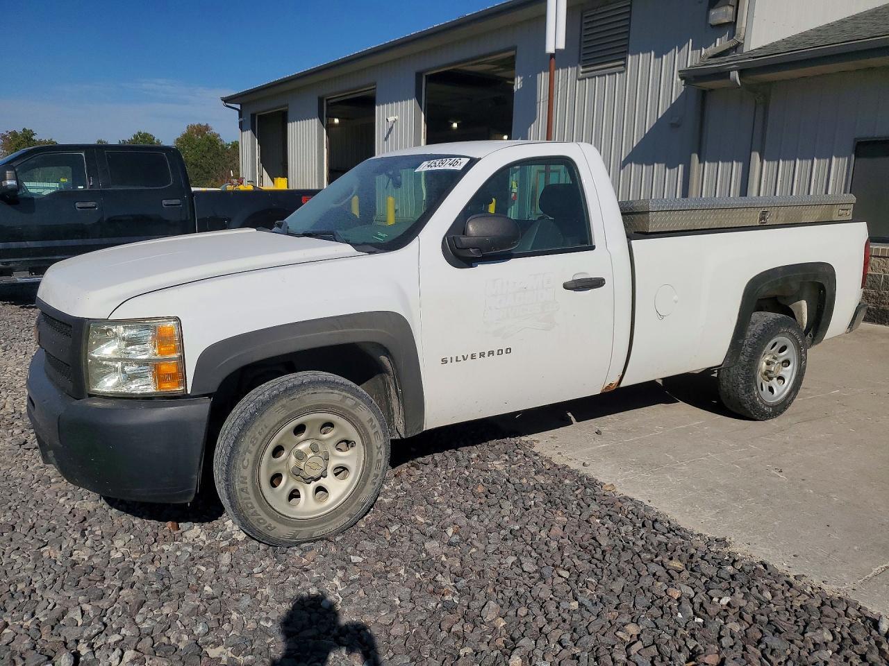 Вид 2012 CHEVROLET SILVERADO C1500, угол 1
