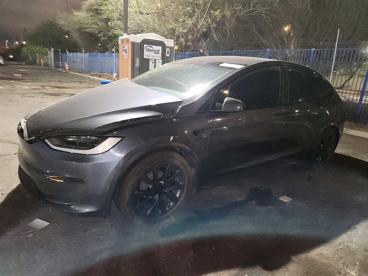 Vista de 2023 TESLA MODEL X, ángulo 1
