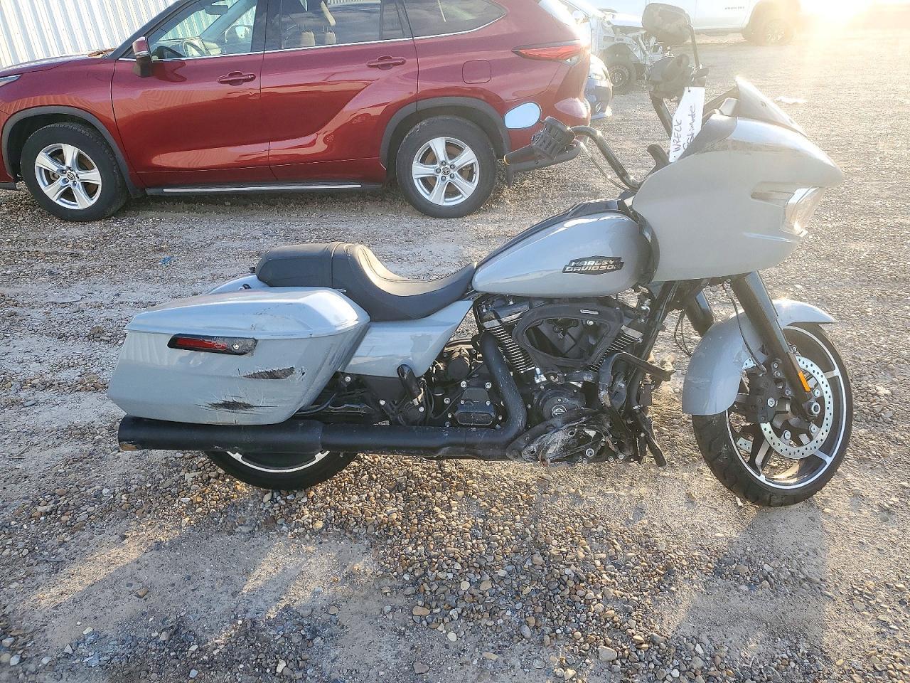Vue de 2025 HARLEY-DAVIDSON FLTRX, angle 1