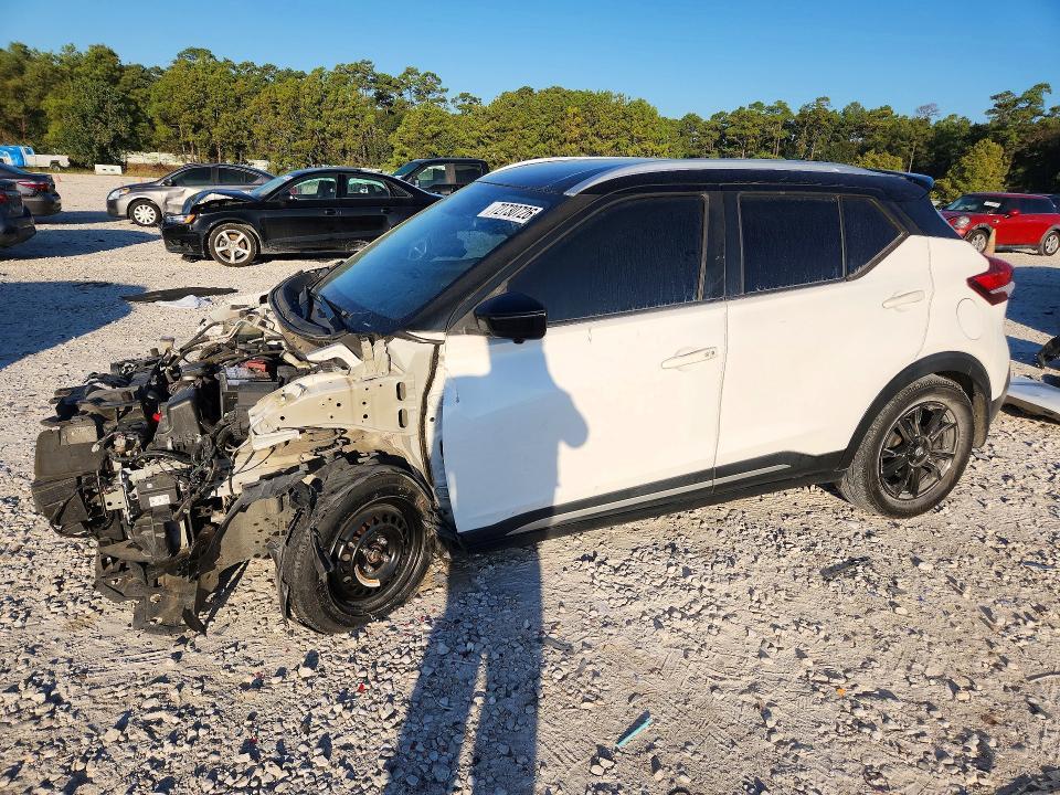 2019 NISSAN KICKS SR  