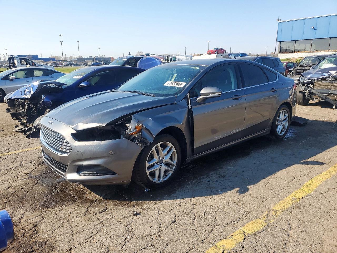 منظر 2014 FORD FUSION SE، زاوية 1