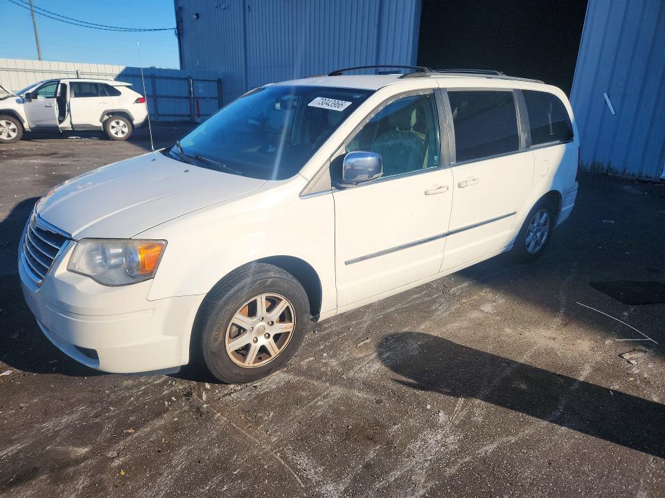 2010 CHRYSLER TOWN & COUNTRY TOURING PLUS  