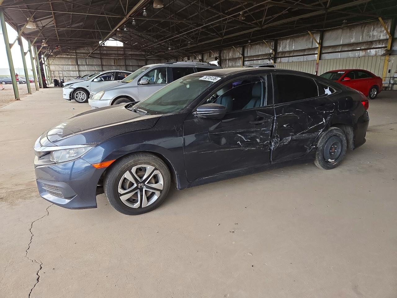 Vue de 2016 HONDA CIVIC LX, angle 1