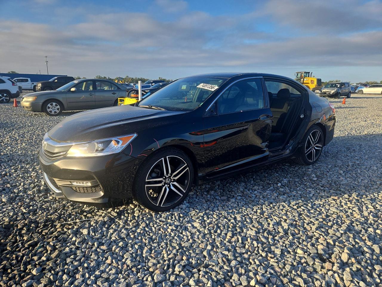 Вид 2017 HONDA ACCORD SPORT, угол 1