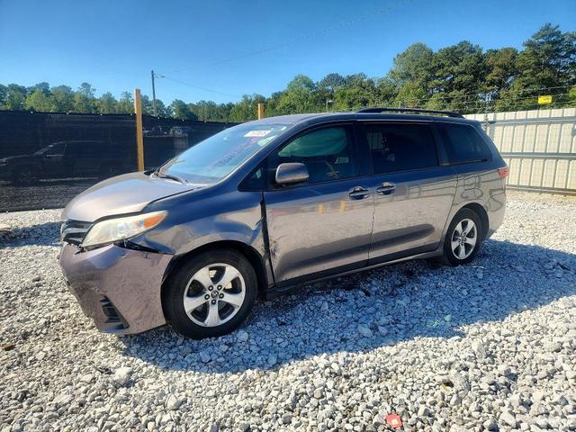 2019 TOYOTA SIENNA LE  