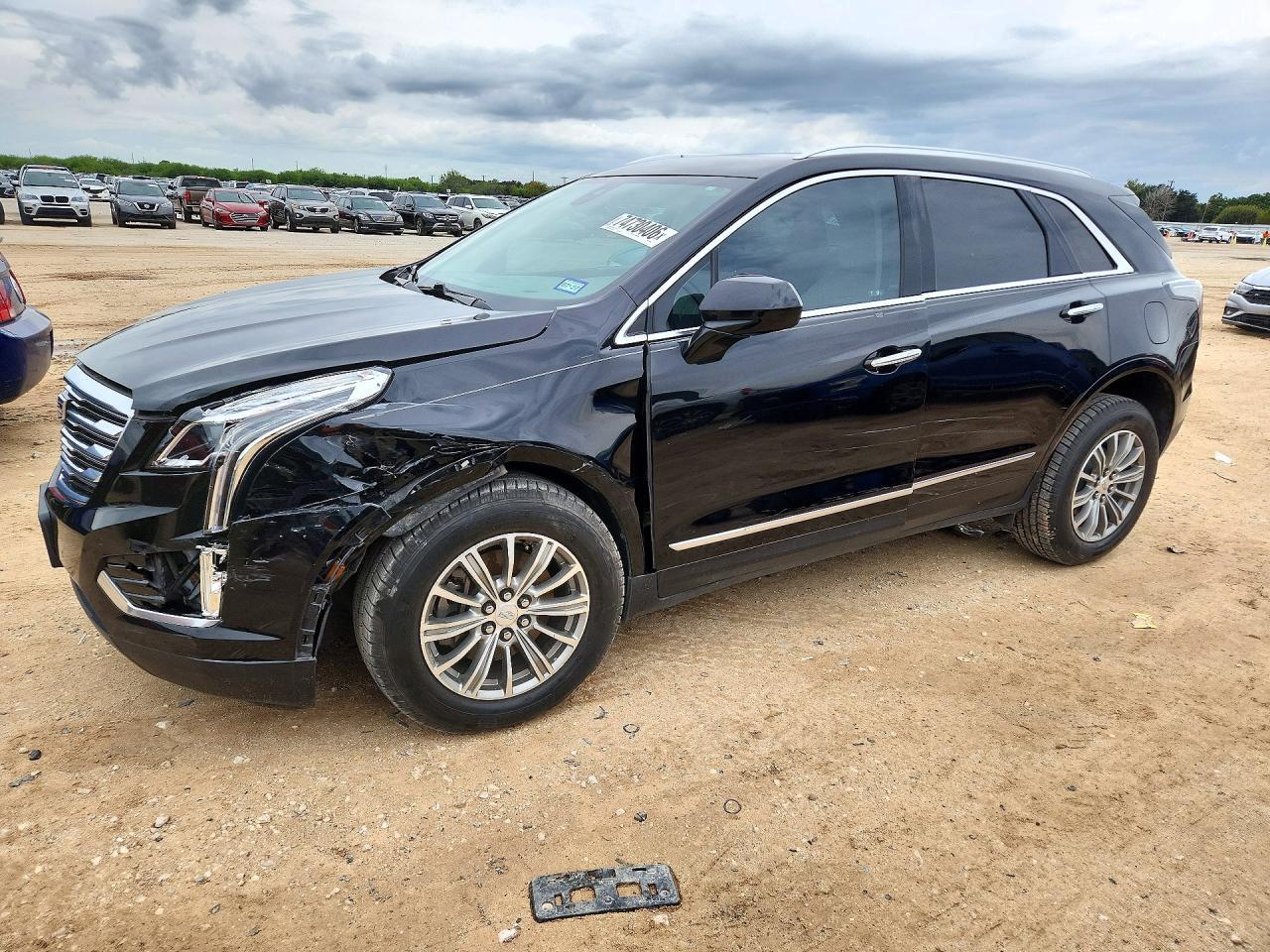 Vista de 2018 CADILLAC XT5 LUXURY, ángulo 1
