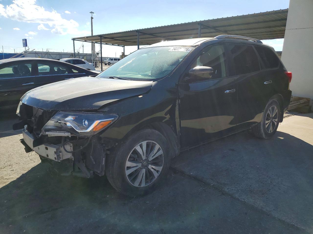 Vista de 2017 NISSAN PATHFINDER SV, ángulo 1