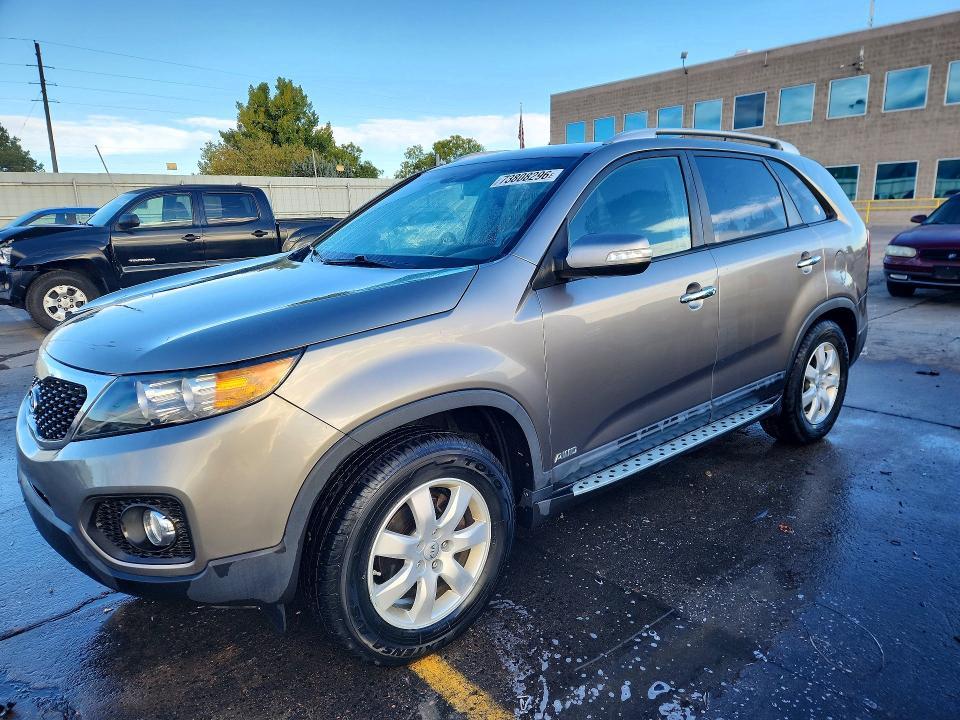 2013 KIA SORENTO LX  