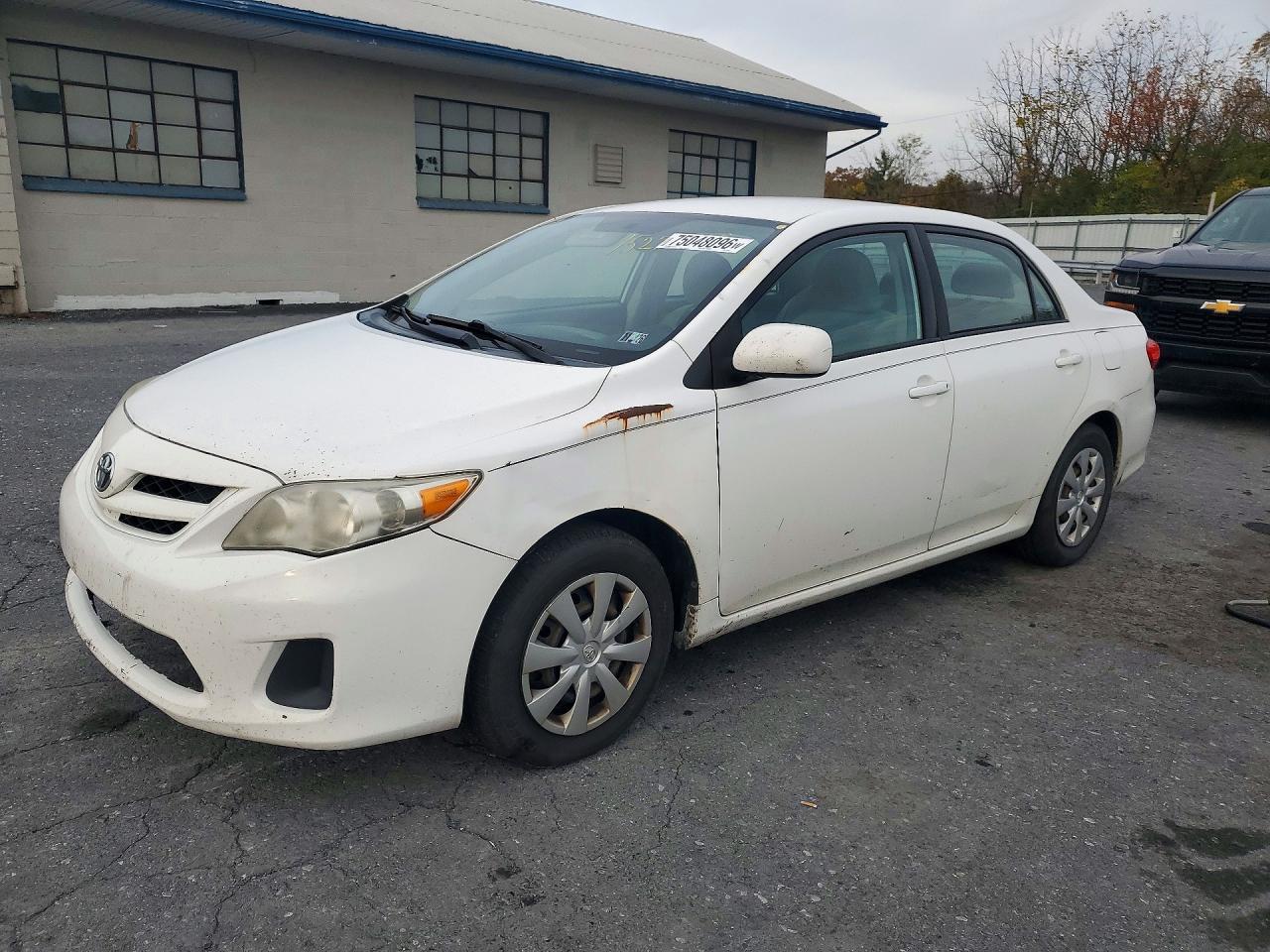 Vue de 2011 TOYOTA COROLLA LE, angle 1