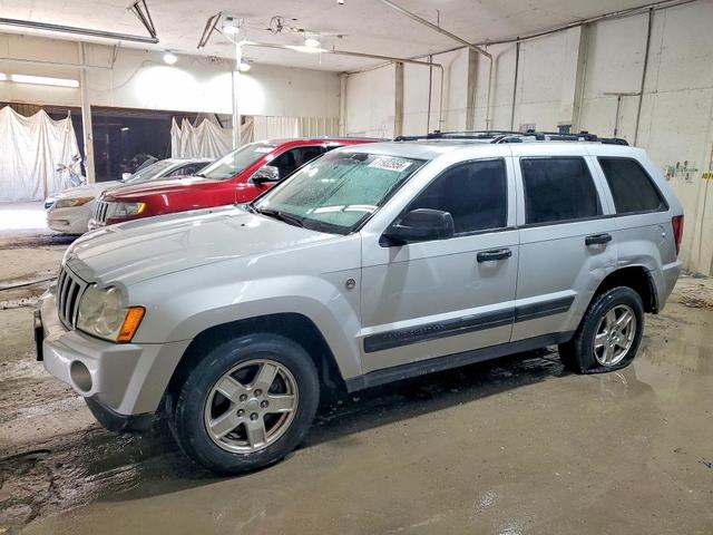 2005 JEEP GRAND CHEROKEE LAREDO  