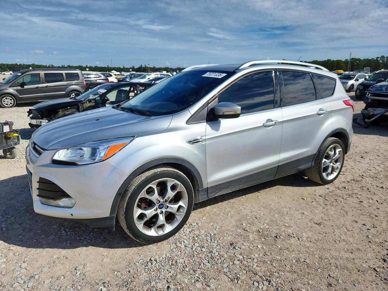 Вид 2016 FORD ESCAPE TITANIUM, угол 1