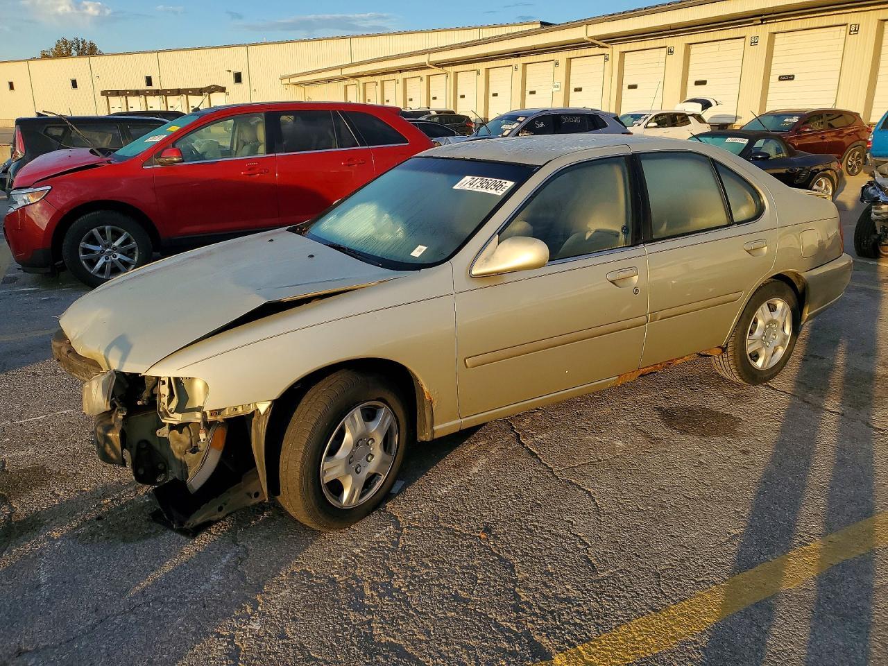Вид 1999 NISSAN ALTIMA XE, угол 1