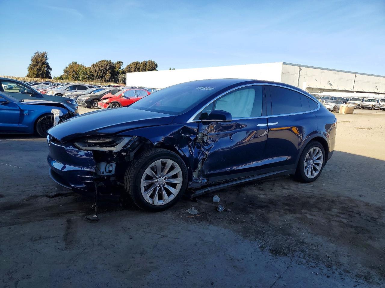 منظر 2017 TESLA MODEL X، زاوية 1