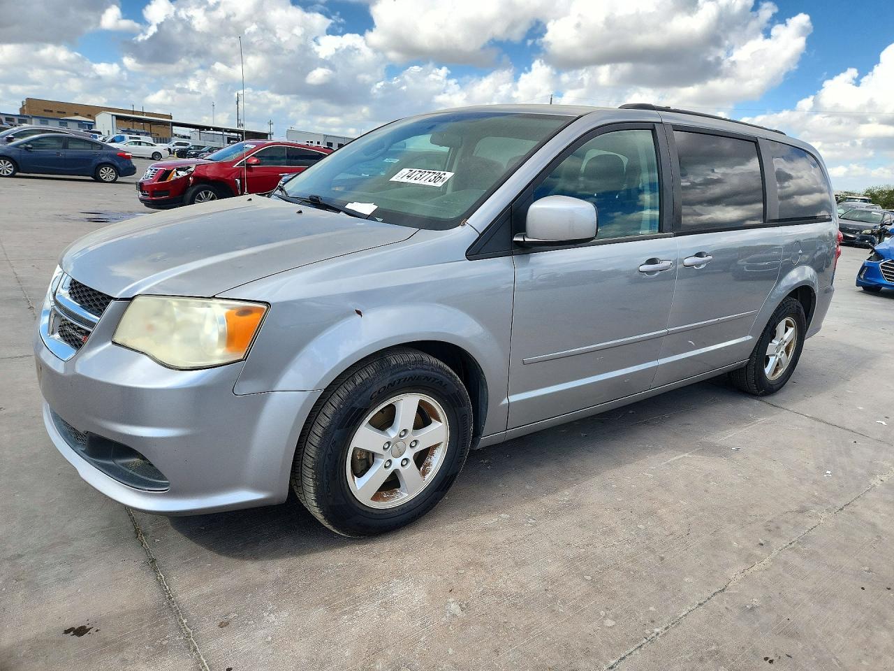 Vista de 2013 DODGE CARAVAN SXT, ángulo 1