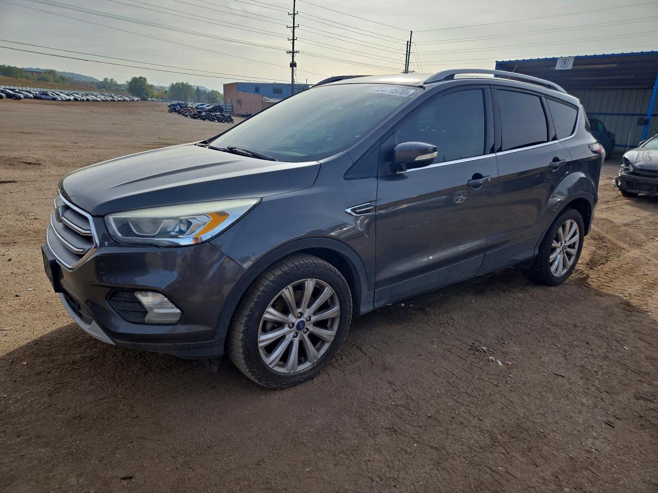 Вид 2017 FORD ESCAPE TITANIUM, угол 1