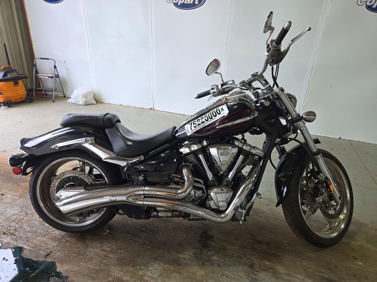 Vista de 2009 YAMAHA XV1900 CU, ángulo 1