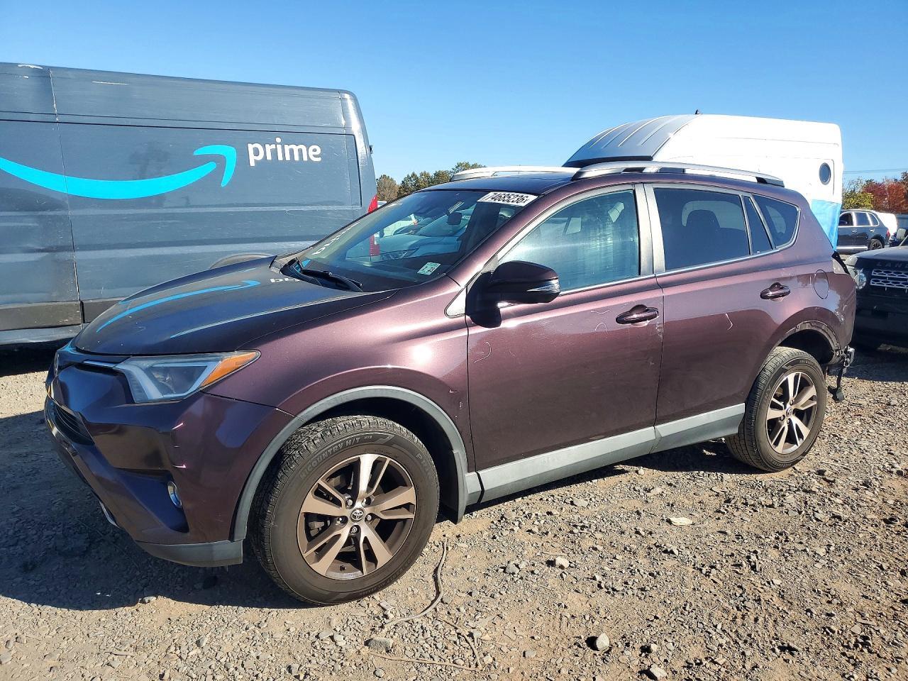 Vedere 2018 TOYOTA RAV4 XLE, unghi 1