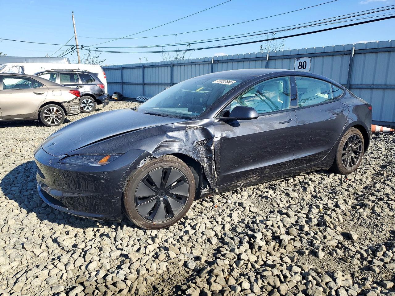 منظر 2026 TESLA MODEL 3، زاوية 1