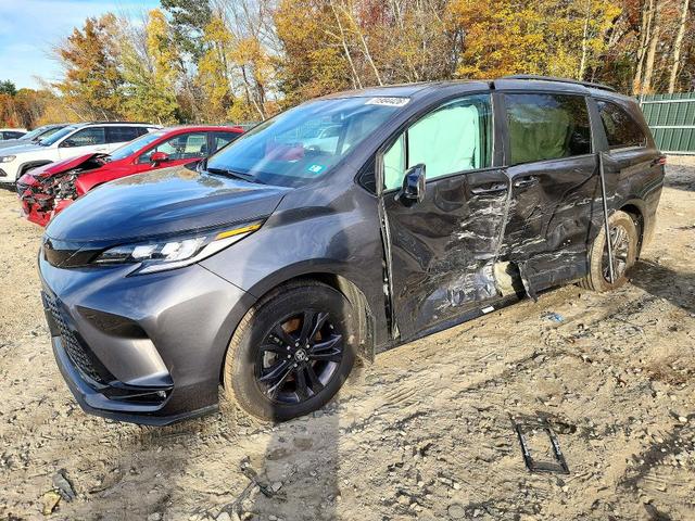 2025 TOYOTA SIENNA XSE  