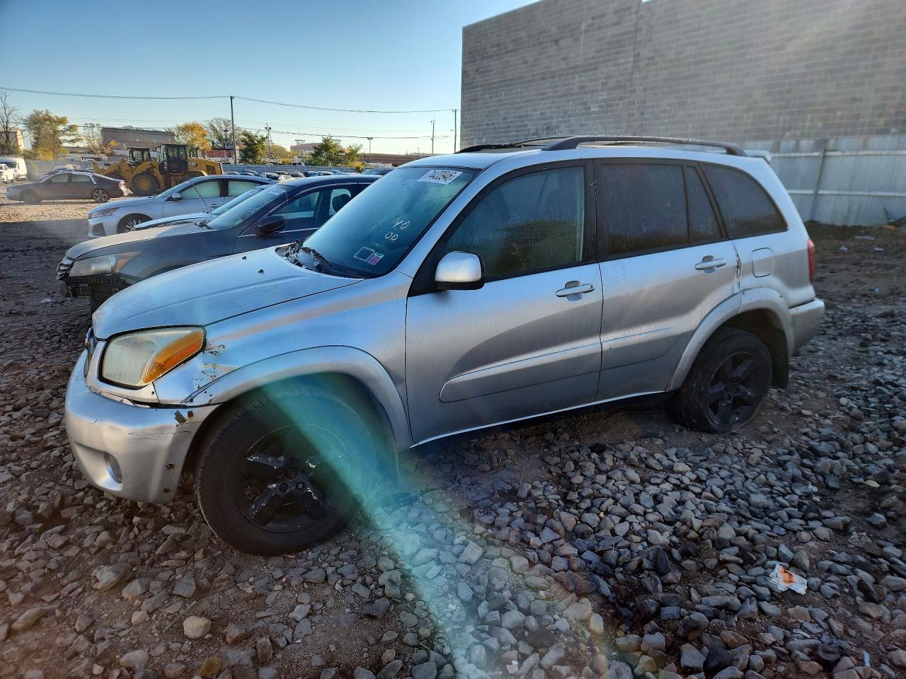 Вид 2004 TOYOTA RAV4 BASE, угол 1