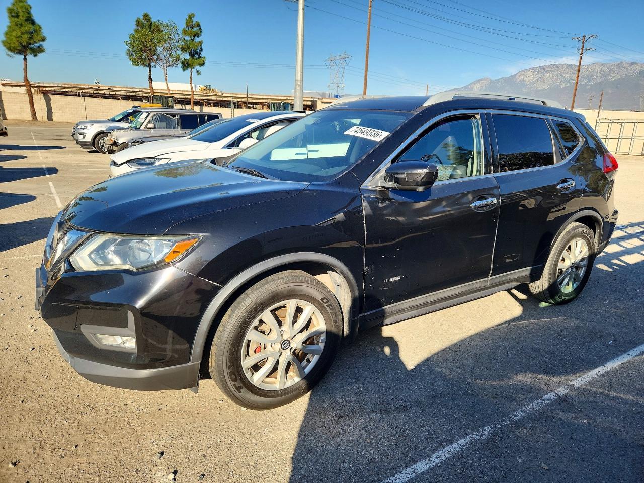 Vue de 2019 NISSAN ROGUE SV, angle 1