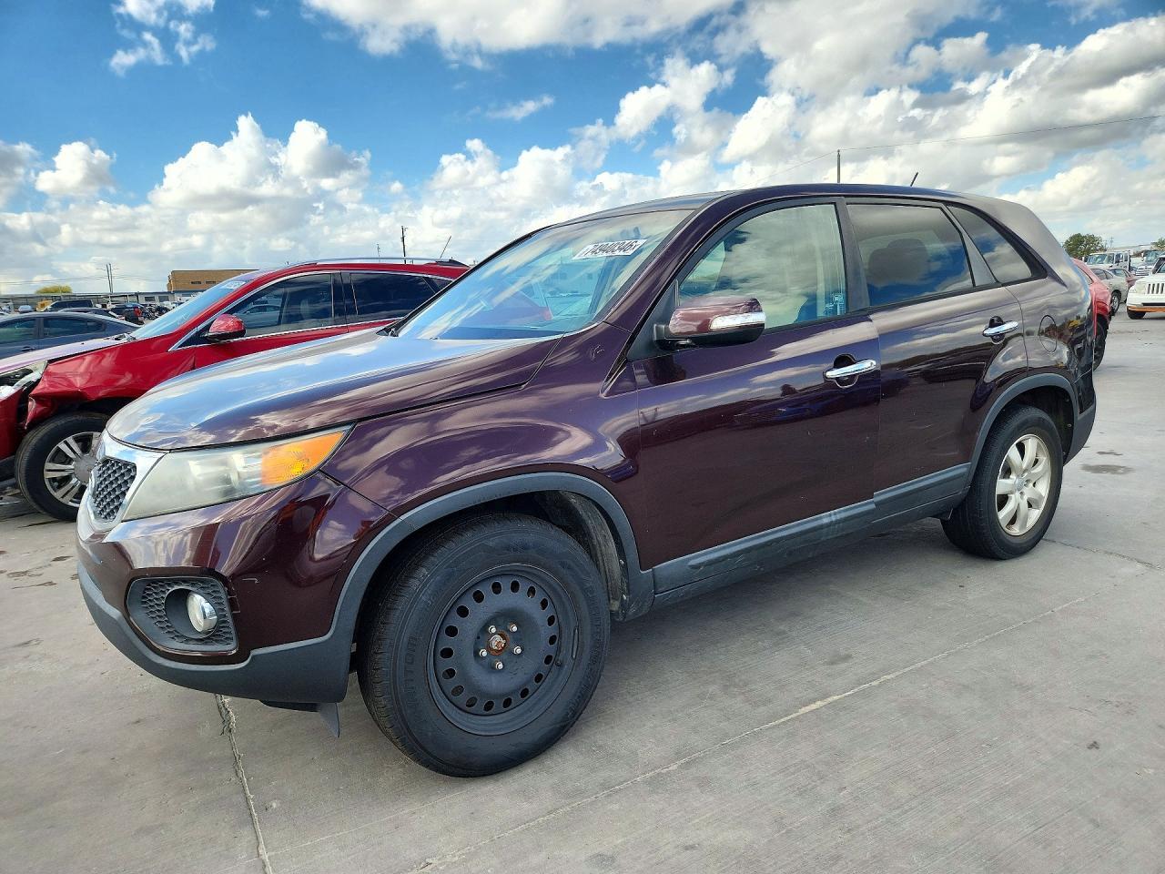منظر 2013 KIA SORENTO LX، زاوية 1