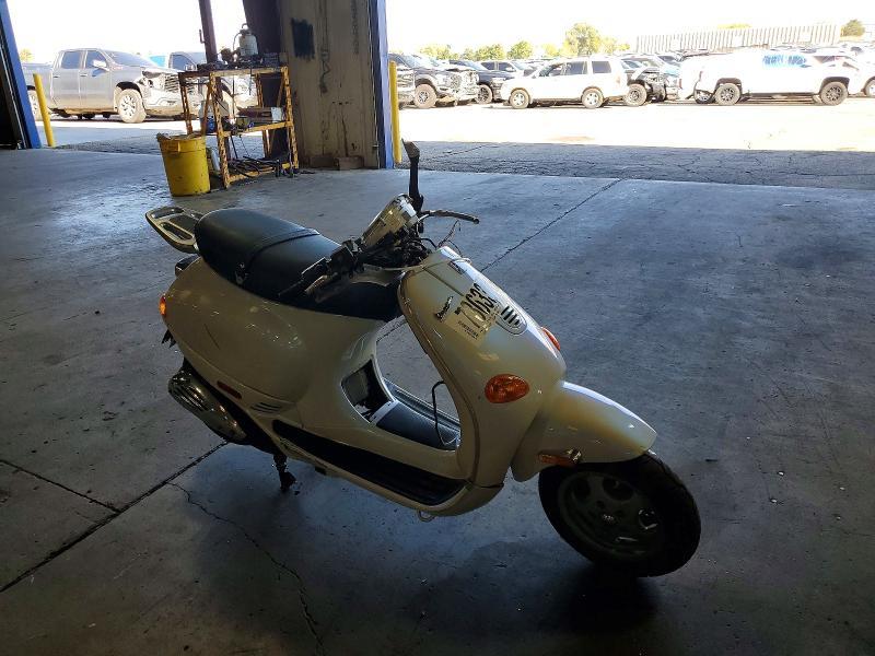 2001 VESPA M198F   