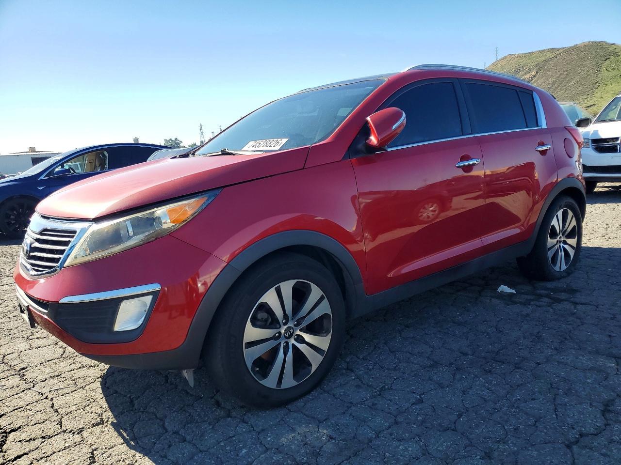 Vue de 2013 KIA SPORTAGE EX, angle 1