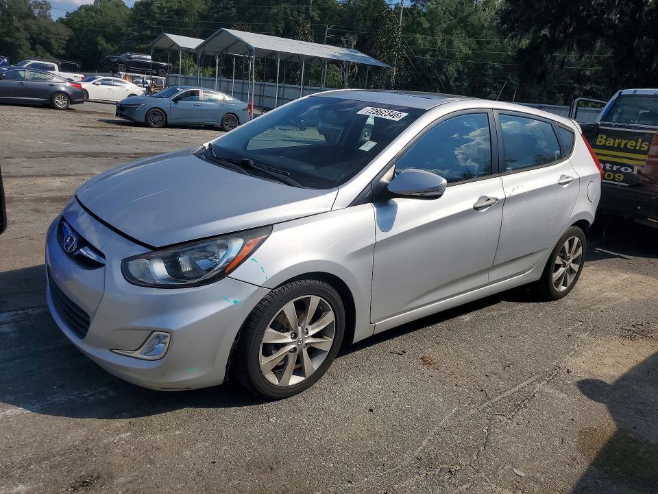 2013 HYUNDAI ACCENT SE  