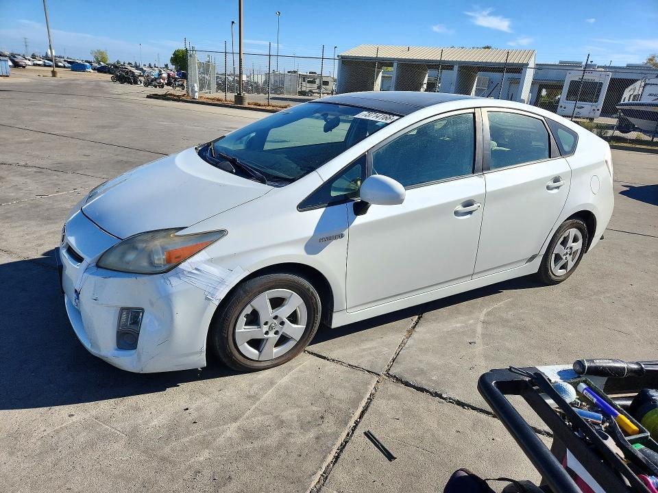 2010 TOYOTA PRIUS III  