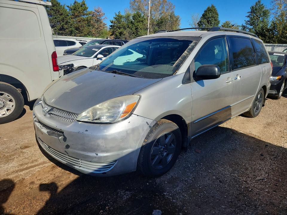 2004 TOYOTA SIENNA LE 7 PASSENGER  