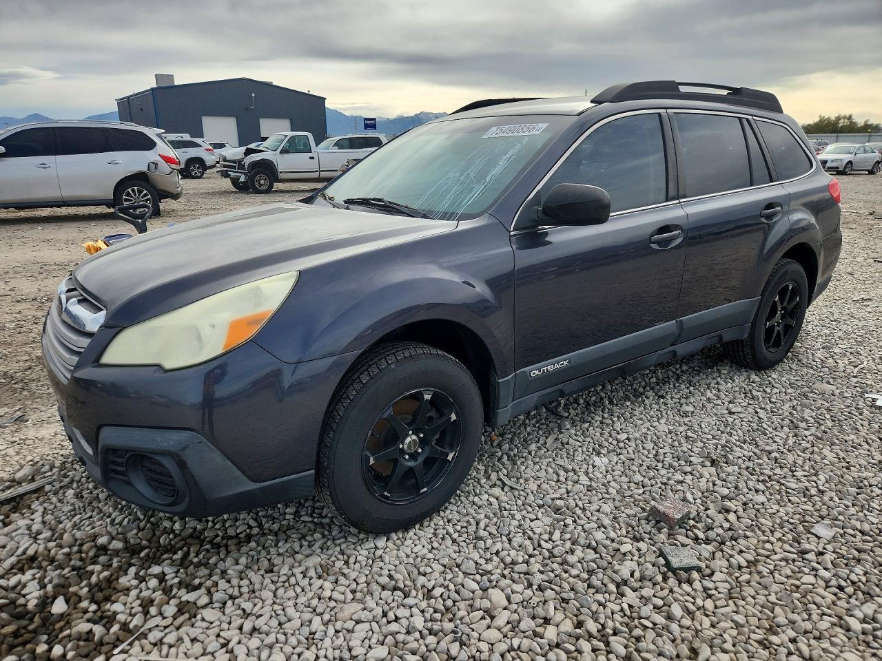 منظر 2013 SUBARU OUTBACK 2.5I، زاوية 1